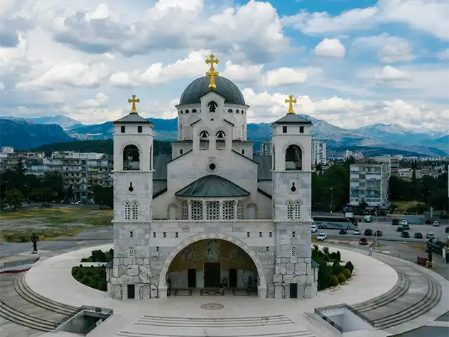Romanian Orthodox Church Continues to Welcome Moldovan Priests Amid Church Disputes